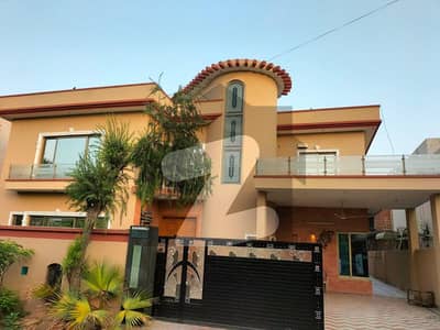1 KANAL SLIGHTLY USED HOUSE FOR SALE NEAR TO PARK NEAR TO MOSQUE AT DHA PHASE 3 1 KANAL SLIGHTLY USED HOUSE FOR SALE NEAR TO PARK NEAR TO MOSQUE AT DHA PHASE 3