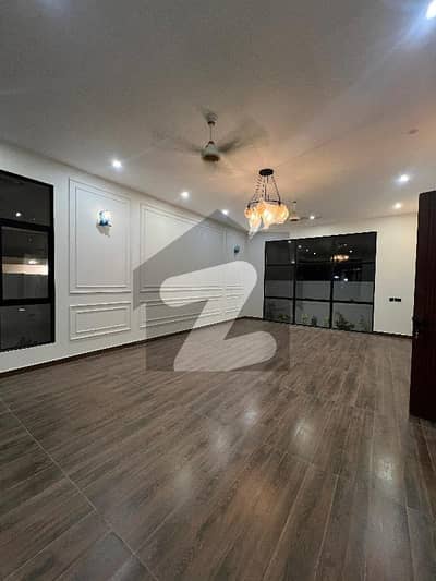 ڈی ایچ اے فیز 6 ڈی ایچ اے ڈیفینس,کراچی میں 4 کمروں کا 1 کنال مکان 14.5 کروڑ میں برائے فروخت۔