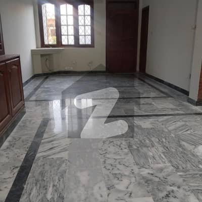 جی ۔ 11 اسلام آباد میں 3 کمروں کا 6 مرلہ بالائی پورشن 85.0 ہزار میں کرایہ پر دستیاب ہے۔