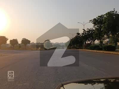 گلبرگ ریزیڈنشیا - بلاک ایس گلبرگ ریزیڈنشیا,گلبرگ,اسلام آباد میں 1 کنال رہائشی پلاٹ 2.1 کروڑ میں برائے فروخت۔