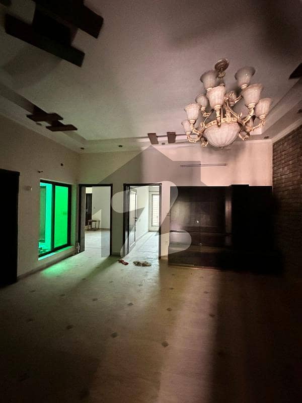 10 marla beautiful house available for rent