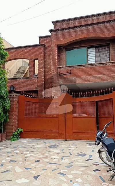 جوہر ٹاؤن لاہور میں 4 کمروں کا 14 مرلہ مکان 4.75 کروڑ میں برائے فروخت۔ جوہر ٹاؤن لاہور میں 4 کمروں کا 14 مرلہ مکان 4.75 کروڑ میں برائے فروخت۔