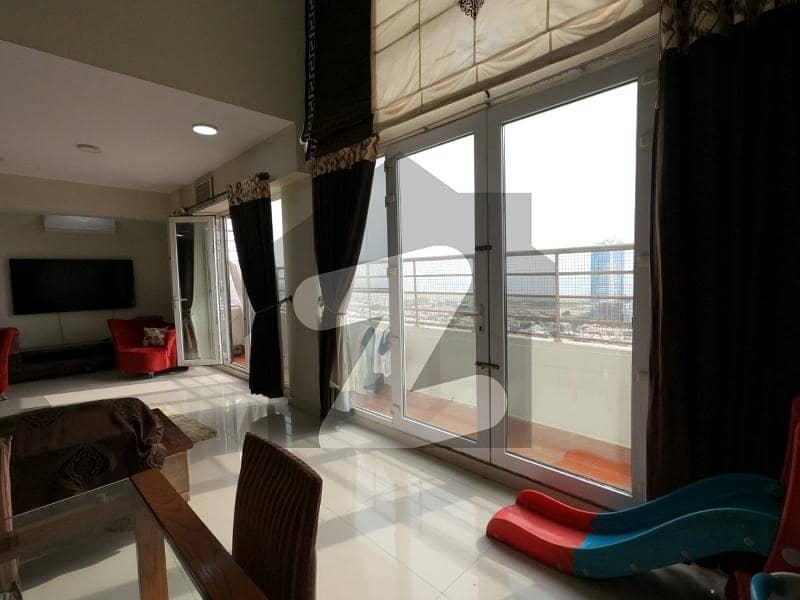 کلفٹن ۔ بلاک 4 کلفٹن,کراچی میں 4 کمروں کا 1 کنال فلیٹ 8.5 کروڑ میں برائے فروخت۔