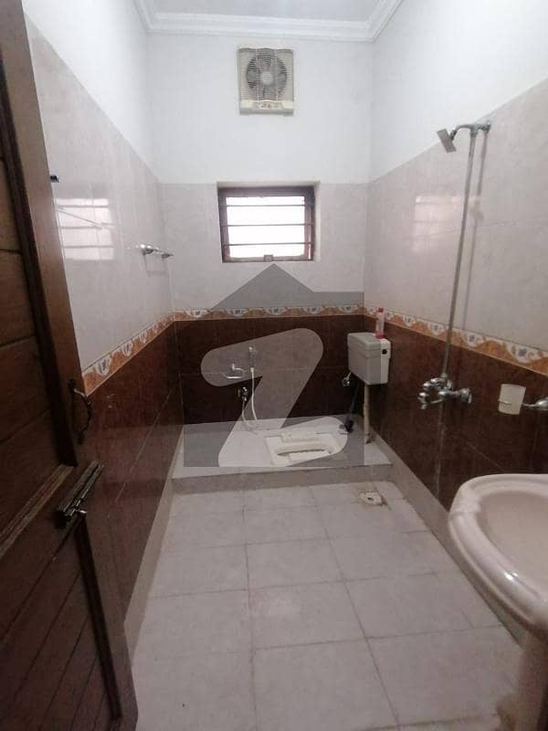 پی ڈبلیو ڈی ہاؤسنگ سکیم اسلام آباد میں 6 کمروں کا 10 مرلہ مکان 3.5 کروڑ میں برائے فروخت۔