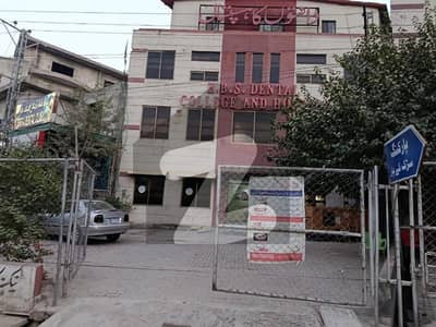 ترلائی اسلام آباد میں 1 کنال عمارت 37.0 کروڑ میں برائے فروخت۔