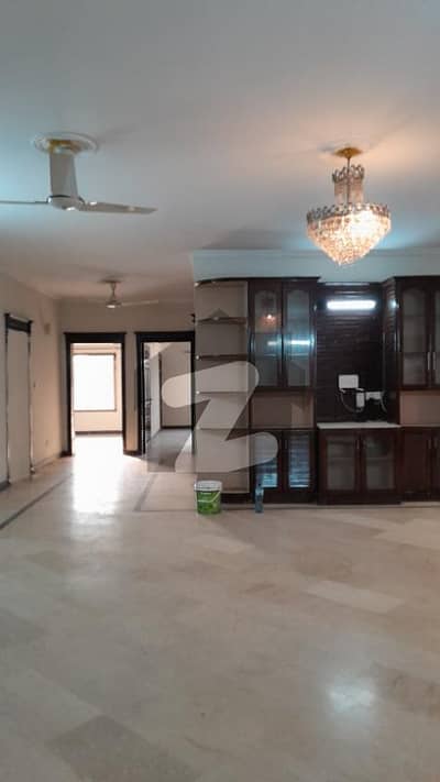 ای ۔ 11/4 ای ۔ 11,اسلام آباد میں 3 کمروں کا 1 کنال بالائی پورشن 1.7 لاکھ میں کرایہ پر دستیاب ہے۔ ای ۔ 11/4 ای ۔ 11,اسلام آباد میں 3 کمروں کا 1 کنال بالائی پورشن 1.7 لاکھ میں کرایہ پر دستیاب ہے۔