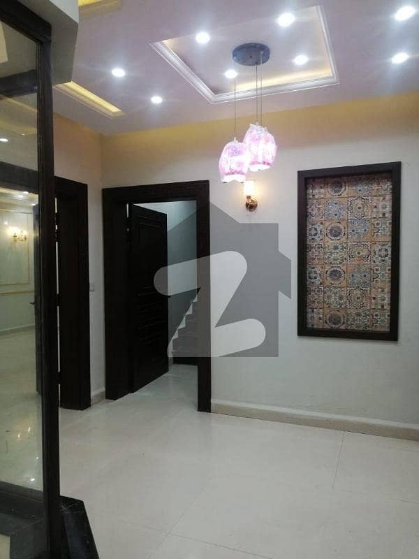 اتحاد ٹاؤن رائیونڈ روڈ,لاہور میں 6 کمروں کا 5 مرلہ مکان 1.3 لاکھ میں کرایہ پر دستیاب ہے۔