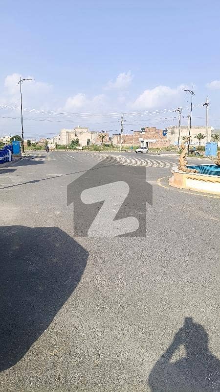 ایڈن ویلی فیصل آباد میں 1 مرلہ کمرشل پلاٹ 60.0 لاکھ میں برائے فروخت۔