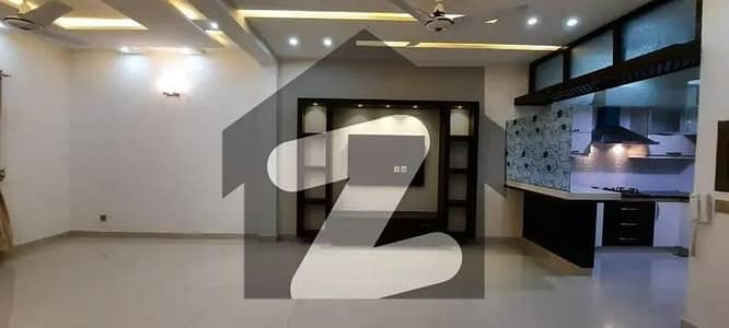 10 Marla Used House For Sale In Quaid Block Sector E Bahria Town Lahore 10 Marla Used House For Sale In Quaid Block Sector E Bahria Town Lahore
