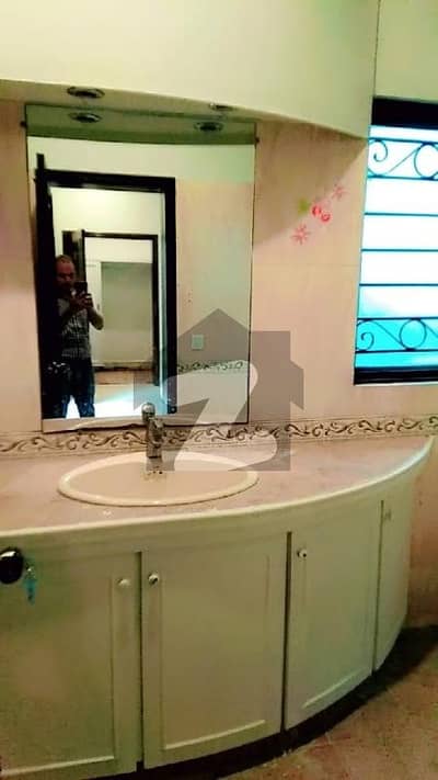 ڈی ایچ اے فیز 4 - بلاک ڈبل ایچ فیز 4,ڈیفنس (ڈی ایچ اے),لاہور میں 2 کمروں کا 1 کنال بالائی پورشن 78.0 ہزار میں کرایہ پر دستیاب ہے۔ ڈی ایچ اے فیز 4 - بلاک ڈبل ایچ فیز 4,ڈیفنس (ڈی ایچ اے),لاہور میں 2 کمروں کا 1 کنال بالائی پورشن 78.0 ہزار میں کرایہ پر دستیاب ہے۔