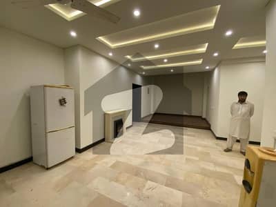 ڈی ایچ اے فیز 4 ڈیفنس (ڈی ایچ اے),لاہور میں 3 کمروں کا 1 کنال بالائی پورشن 98.0 ہزار میں کرایہ پر دستیاب ہے۔ ڈی ایچ اے فیز 4 ڈیفنس (ڈی ایچ اے),لاہور میں 3 کمروں کا 1 کنال بالائی پورشن 98.0 ہزار میں کرایہ پر دستیاب ہے۔