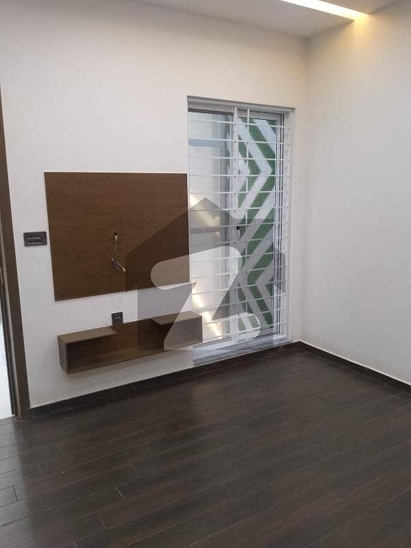 ایڈن ویلی فیصل آباد میں 5 مرلہ مکان 2.25 کروڑ میں برائے فروخت۔ ایڈن ویلی فیصل آباد میں 5 مرلہ مکان 2.25 کروڑ میں برائے فروخت۔