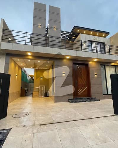 ڈی ایچ اے فیز 8 ڈیفنس (ڈی ایچ اے),لاہور میں 5 کمروں کا 1 کنال مکان 8.0 کروڑ میں برائے فروخت۔ ڈی ایچ اے فیز 8 ڈیفنس (ڈی ایچ اے),لاہور میں 5 کمروں کا 1 کنال مکان 8.0 کروڑ میں برائے فروخت۔