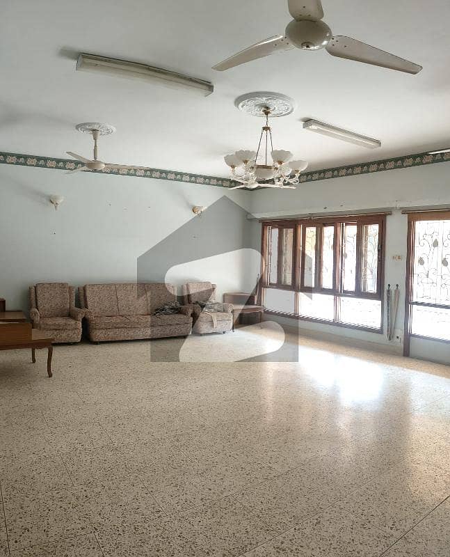 کلفٹن ۔ بلاک 5 کلفٹن,کراچی میں 6 کمروں کا 2 کنال مکان 28.0 کروڑ میں برائے فروخت۔