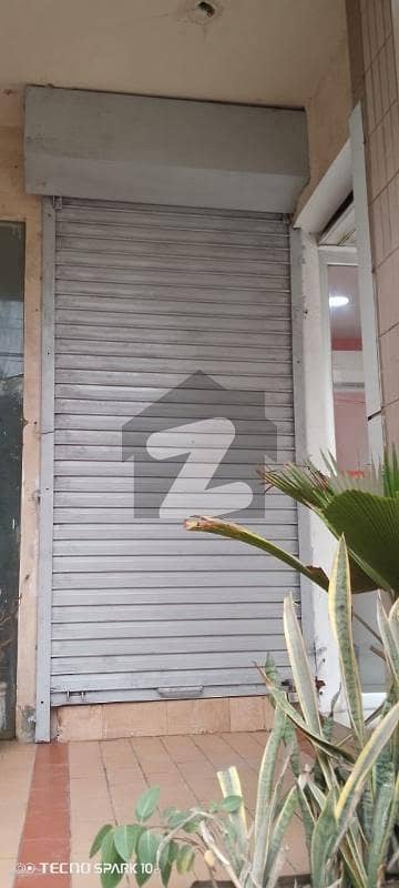 کلفٹن ۔ بلاک 4 کلفٹن,کراچی میں 1 کنال دفتر 5.5 لاکھ میں کرایہ پر دستیاب ہے۔ کلفٹن ۔ بلاک 4 کلفٹن,کراچی میں 1 کنال دفتر 5.5 لاکھ میں کرایہ پر دستیاب ہے۔