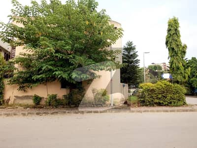 بحریہ سفاری ویلی ۔ سیکٹر سی بحریہ ٹاؤن فیز 8 ۔ سفاری ویلی,بحریہ ٹاؤن فیز 8,بحریہ ٹاؤن راولپنڈی,راولپنڈی میں 4 کمروں کا 6 مرلہ مکان 2.1 کروڑ میں برائے فروخت۔ بحریہ سفاری ویلی ۔ سیکٹر سی بحریہ ٹاؤن فیز 8 ۔ سفاری ویلی,بحریہ ٹاؤن فیز 8,بحریہ ٹاؤن راولپنڈی,راولپنڈی میں 4 کمروں کا 6 مرلہ مکان 2.1 کروڑ میں برائے فروخت۔