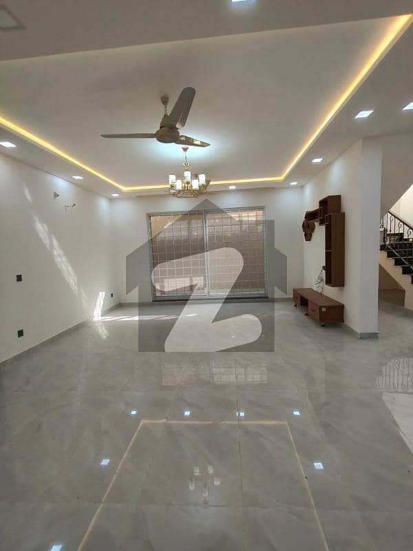 ای ۔ 11/3 ای ۔ 11,اسلام آباد میں 6 کمروں کا 1 کنال مکان 3.3 لاکھ میں کرایہ پر دستیاب ہے۔ ای ۔ 11/3 ای ۔ 11,اسلام آباد میں 6 کمروں کا 1 کنال مکان 3.3 لاکھ میں کرایہ پر دستیاب ہے۔