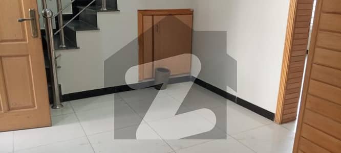 ڈی ۔ 12 اسلام آباد میں 4 کمروں کا 4 مرلہ مکان 1.2 لاکھ میں کرایہ پر دستیاب ہے۔