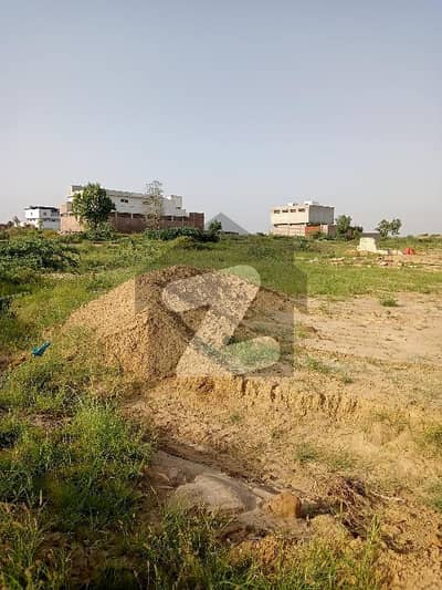 ناردرن بائی پاس کراچی میں 1 کنال صنعتی زمین 90.0 لاکھ میں برائے فروخت۔ ناردرن بائی پاس کراچی میں 1 کنال صنعتی زمین 90.0 لاکھ میں برائے فروخت۔