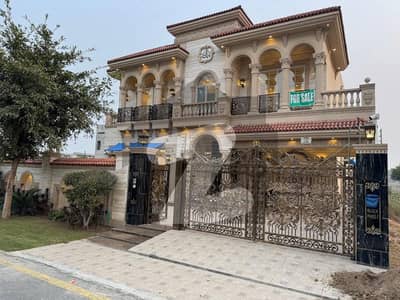 ڈی ایچ اے فیز 7 - بلاک ایس فیز 7,ڈیفنس (ڈی ایچ اے),لاہور میں 5 کمروں کا 1 کنال مکان 6.9 کروڑ میں برائے فروخت۔ ڈی ایچ اے فیز 7 - بلاک ایس فیز 7,ڈیفنس (ڈی ایچ اے),لاہور میں 5 کمروں کا 1 کنال مکان 6.9 کروڑ میں برائے فروخت۔