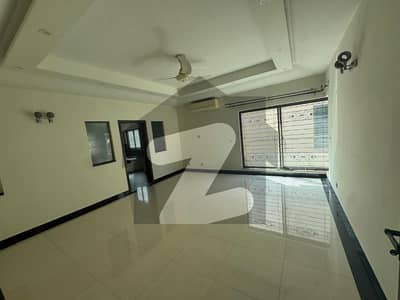 In Johar Town Phase 2 - Block L 1 Kanal House For Rent
