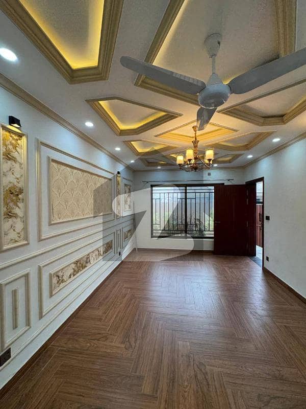 Luxurious 8 Marla Beautiful Ground Portion Available For Rent