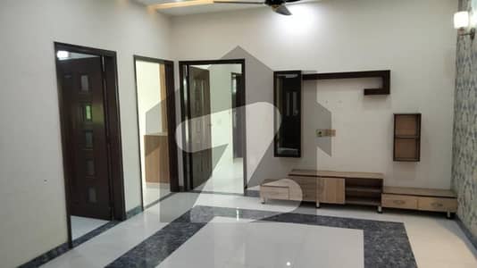 10 MARLA UPPER PORTION AVAILABLE FOR RENT