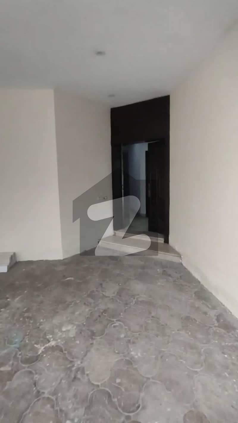 گلبرگ لاہور میں 6 کمروں کا 2 کنال مکان 6.0 لاکھ میں کرایہ پر دستیاب ہے۔ گلبرگ لاہور میں 6 کمروں کا 2 کنال مکان 6.0 لاکھ میں کرایہ پر دستیاب ہے۔