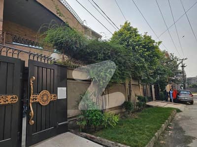 1 kanal house Double story 6 beds 1 kanal house Double story 6 beds