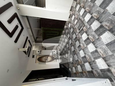 ڈی ایچ اے فیز 6 - بلاک ڈی فیز 6,ڈیفنس (ڈی ایچ اے),لاہور میں 4 کمروں کا 5 مرلہ مکان 1.9 لاکھ میں کرایہ پر دستیاب ہے۔