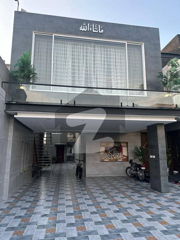 1-Kanal Luxury House For Sale 1-Kanal Luxury House For Sale