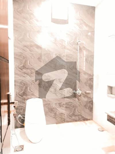 ڈی ایچ اے ڈیفینس فیز 2 ڈی ایچ اے ڈیفینس,اسلام آباد میں 5 کمروں کا 10 مرلہ مکان 1.7 لاکھ میں کرایہ پر دستیاب ہے۔