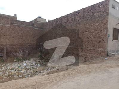 ستیانہ روڈ فیصل آباد میں 6 مرلہ رہائشی پلاٹ 35.0 لاکھ میں برائے فروخت۔