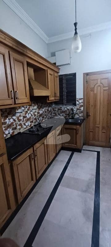 25x40 upper portion for rent in G13