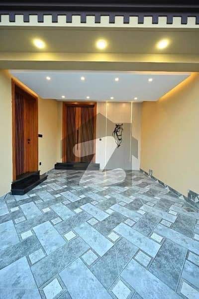 بحریہ ٹاؤن فیز 8 بحریہ ٹاؤن راولپنڈی,راولپنڈی میں 6 کمروں کا 7 مرلہ مکان 3.8 کروڑ میں برائے فروخت۔ بحریہ ٹاؤن فیز 8 بحریہ ٹاؤن راولپنڈی,راولپنڈی میں 6 کمروں کا 7 مرلہ مکان 3.8 کروڑ میں برائے فروخت۔