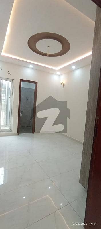 سلطان ٹاؤن لاہور میں 2 کمروں کا 5 مرلہ فلیٹ 40.0 ہزار میں کرایہ پر دستیاب ہے۔