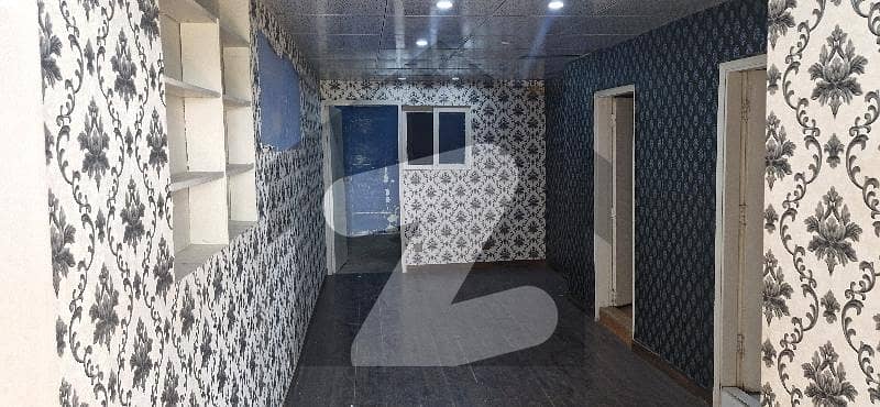 پنجاب چورنگی کراچی میں 2 مرلہ دفتر 1.6 لاکھ میں کرایہ پر دستیاب ہے۔