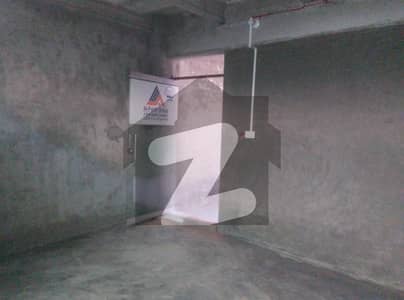 5 Marla upper hall/warehouse /office/quarter on rent on Ferozepur road kahna nau Lahore