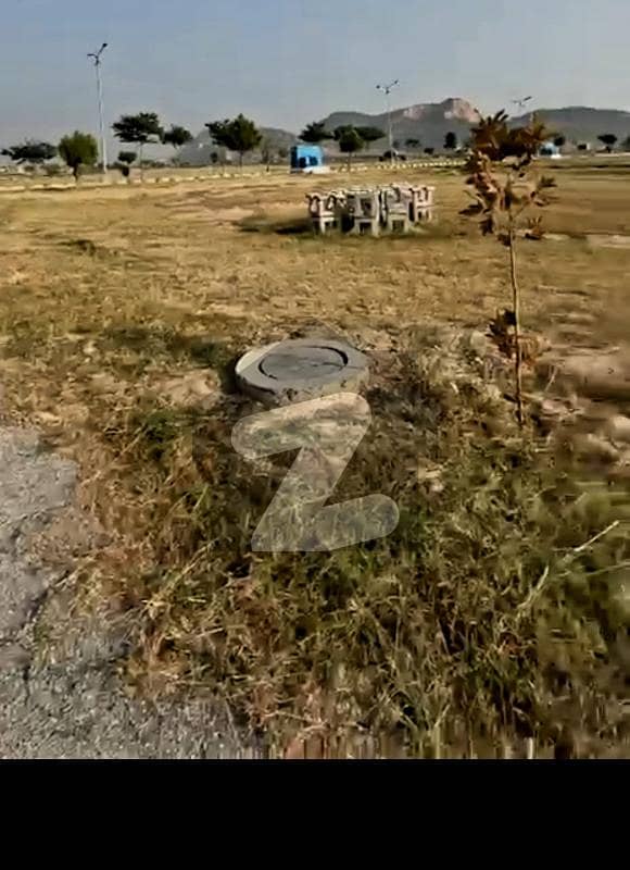 Top location 5 Marla C Block. Top location 5 Marla C Block.