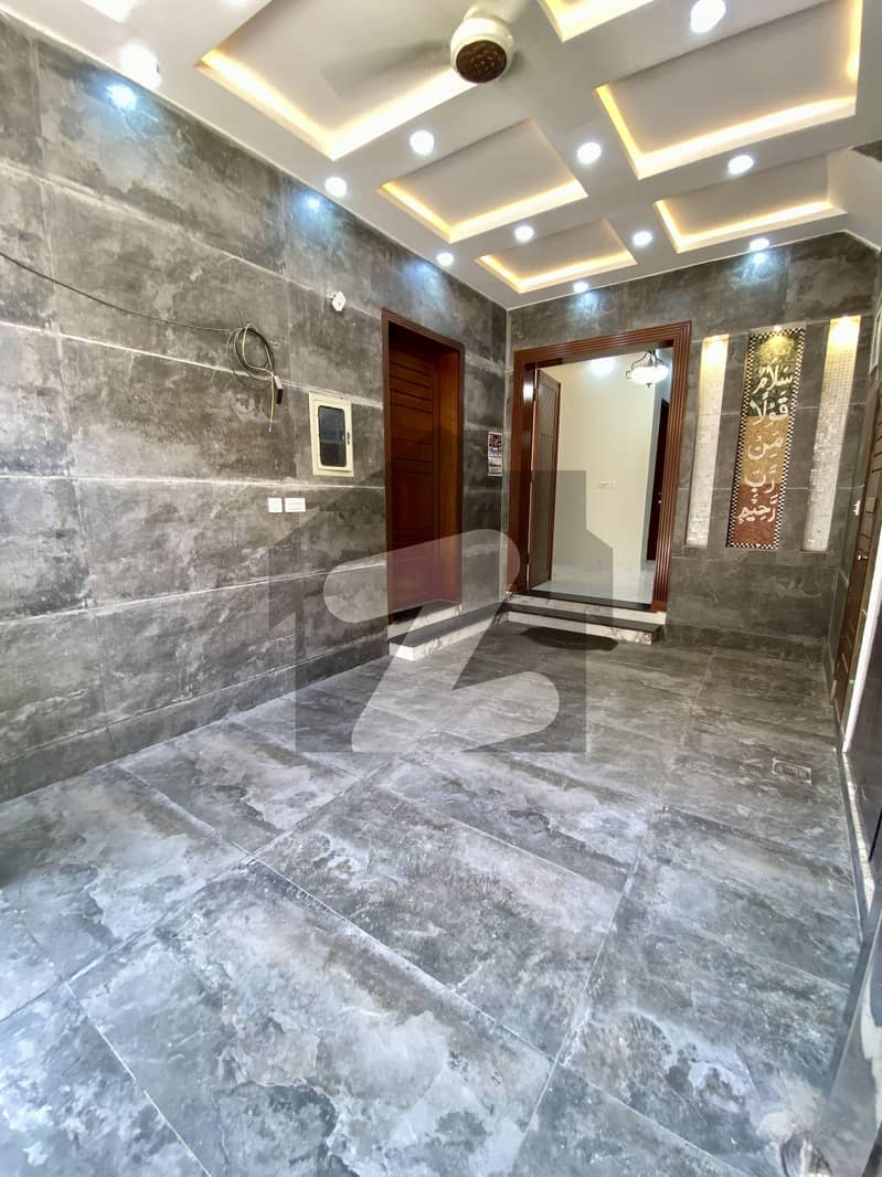 الرحیم گارڈن فیز ۵ جی ٹی روڈ,لاہور میں 5 کمروں کا 5 مرلہ مکان 2.6 کروڑ میں برائے فروخت۔