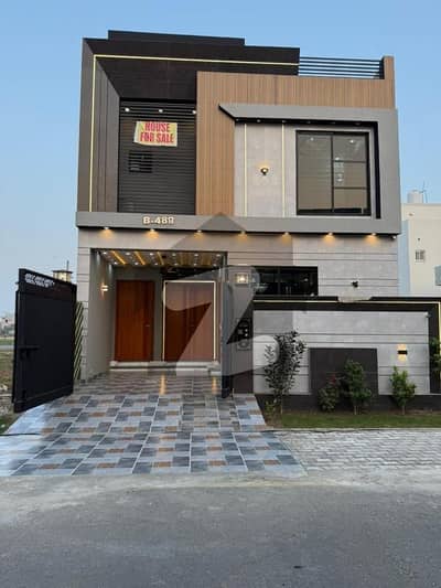 سینٹرل پارک ہاؤسنگ سکیم لاہور میں 3 کمروں کا 5 مرلہ مکان 2.1 کروڑ میں برائے فروخت۔