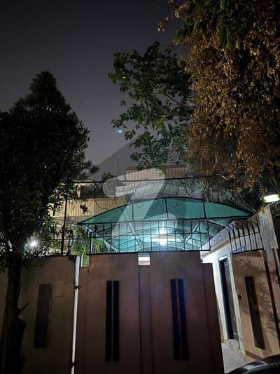 ڈی ایچ اے فیز 5 ڈی ایچ اے ڈیفینس,کراچی میں 4 کمروں کا 1 کنال مکان 9.5 کروڑ میں برائے فروخت۔ ڈی ایچ اے فیز 5 ڈی ایچ اے ڈیفینس,کراچی میں 4 کمروں کا 1 کنال مکان 9.5 کروڑ میں برائے فروخت۔