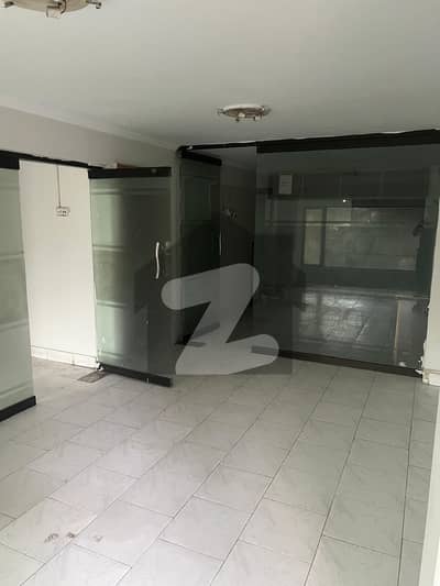 پی ای سی ایچ ایس جمشید ٹاؤن,کراچی میں 4 مرلہ دفتر 70.0 ہزار میں کرایہ پر دستیاب ہے۔