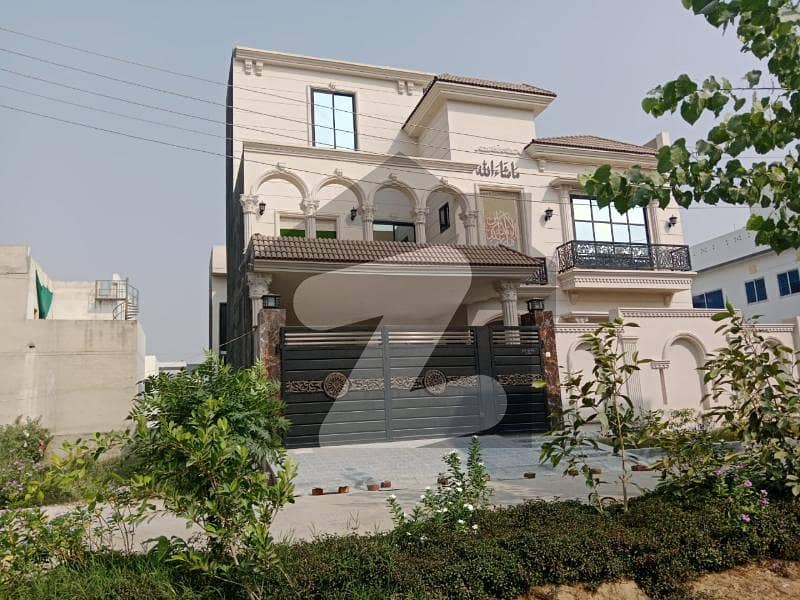 فیصل آباد روڈ سرگودھا میں 5 کمروں کا 10 مرلہ مکان 3.6 کروڑ میں برائے فروخت۔