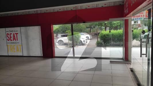 SHOP AVAILABLE FOR RENT