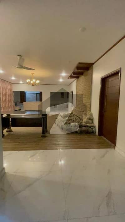 BUNGALOW FOR RENT 500 YARD GOOD LOCATION PHASE 6