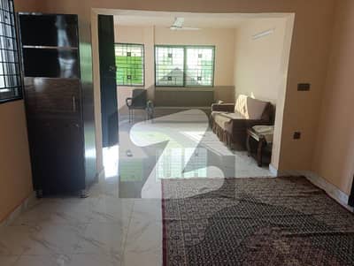 او پی ایف ہاؤسنگ سکیم لاہور میں 5 کمروں کا 10 مرلہ مکان 1.4 لاکھ میں کرایہ پر دستیاب ہے۔