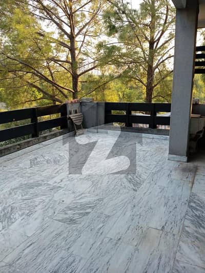 Executive Living: 1 Kanal Upper Portion in Desirable G-10/2 Executive Living: 1 Kanal Upper Portion in Desirable G-10/2