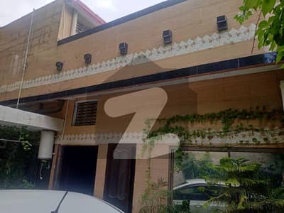 سیٹیلائیٹ ٹاؤن - بلاک ڈی سیٹیلائیٹ ٹاؤن,راولپنڈی میں 4 کمروں کا 8 مرلہ مکان 6.75 کروڑ میں برائے فروخت۔