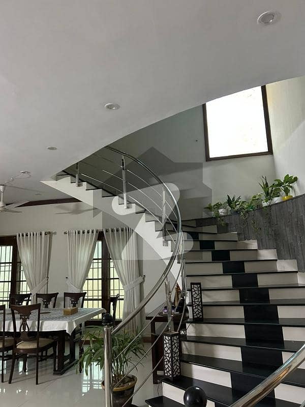 ڈی ایچ اے فیز 6 ڈی ایچ اے ڈیفینس,کراچی میں 5 کمروں کا 1 کنال مکان 4.5 لاکھ میں کرایہ پر دستیاب ہے۔